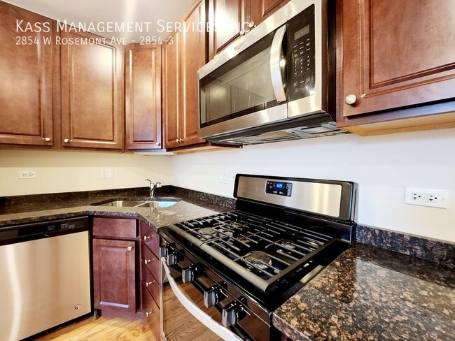 Primary Photo - 2854 W Rosemont Ave