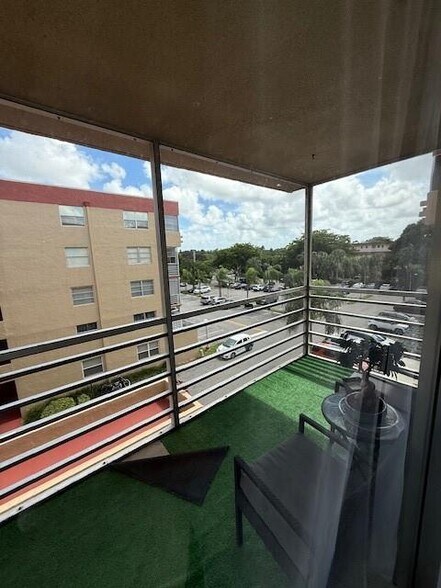 Building Photo - 410 NW 68th Ave