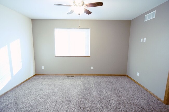 Building Photo - Indigo Crossing Townhomes