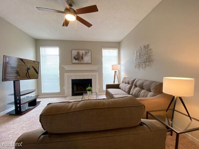 Building Photo - 2 br, 2 bath Townhome - 3401 Skysail Place