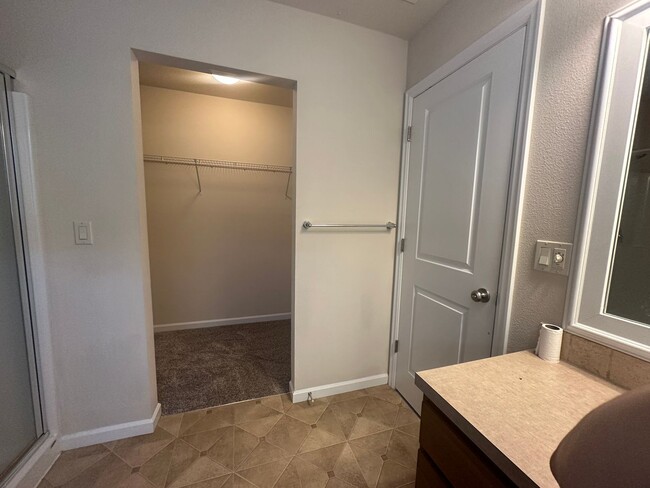 Building Photo - $500 off for first month rent