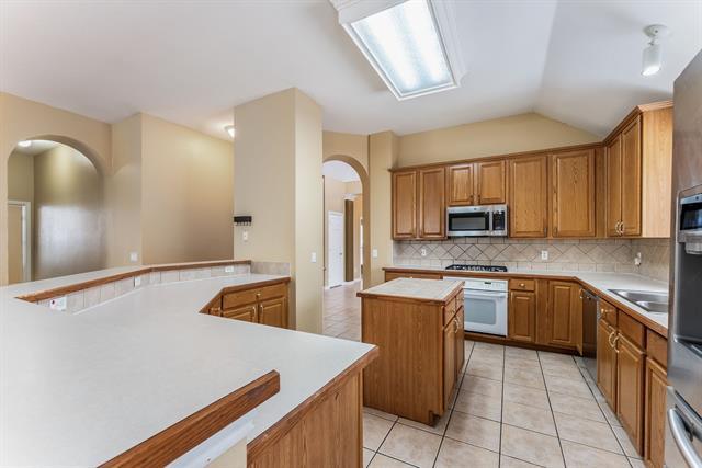 Building Photo - 2832 Bluffview Dr