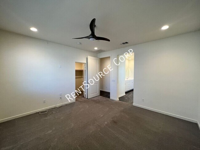 Building Photo - 45016 Marbella St
