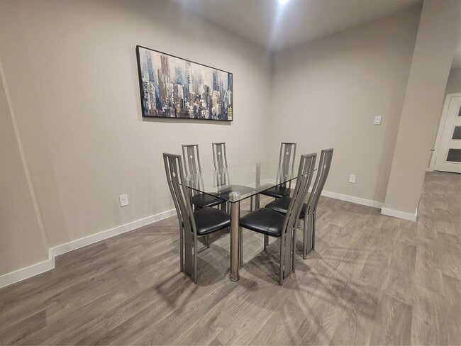 Building Photo - 12111 Bear River Dr