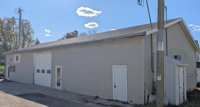 Building Photo - 110 F S Dr