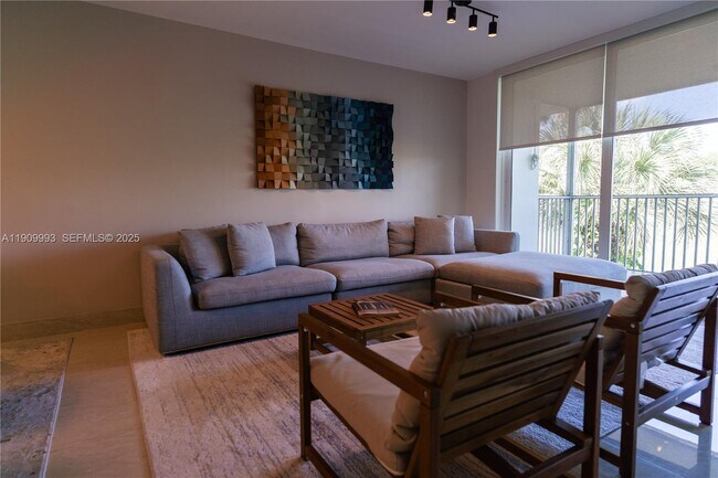 Building Photo - 4017 N Cypress Dr