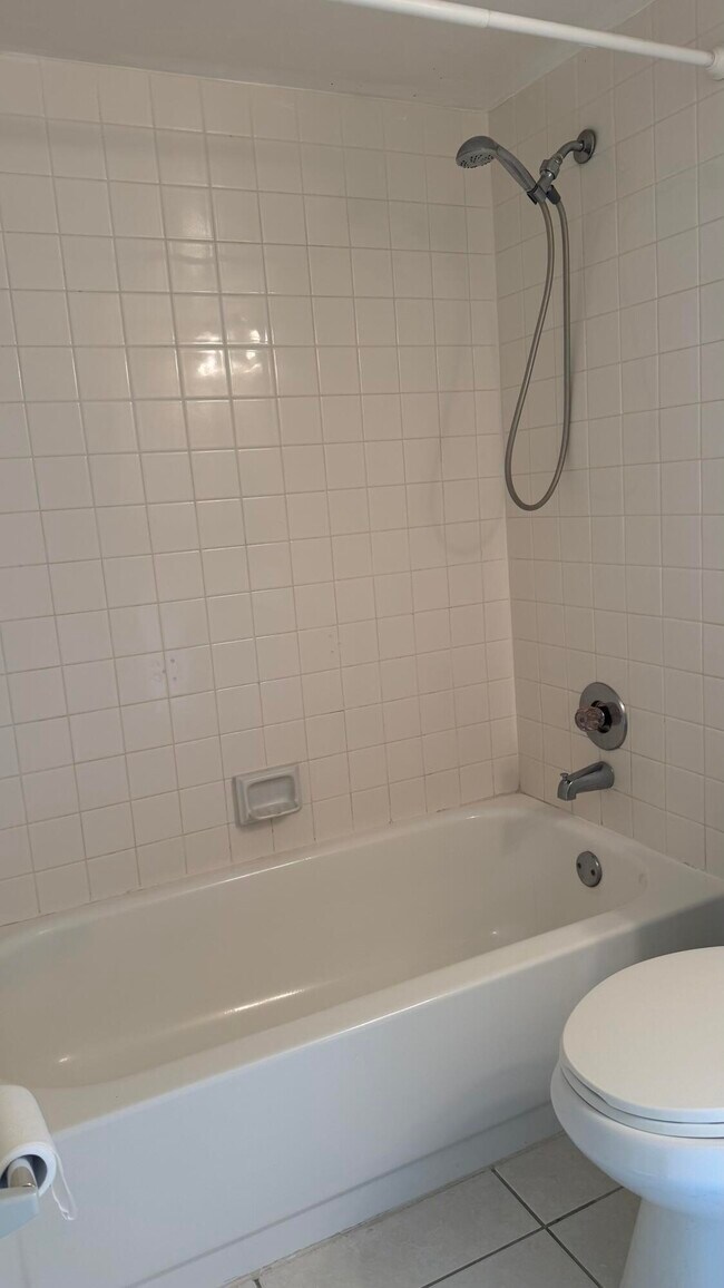 Building Photo - 400 SW 134th Way