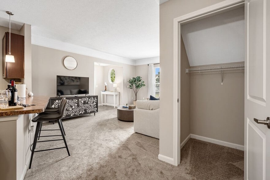 Building Photo - 3818 Rocky Glen