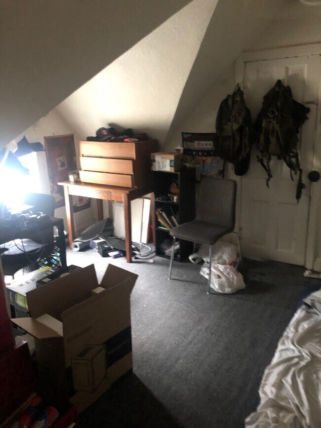 Building Photo - 430 8th St SE