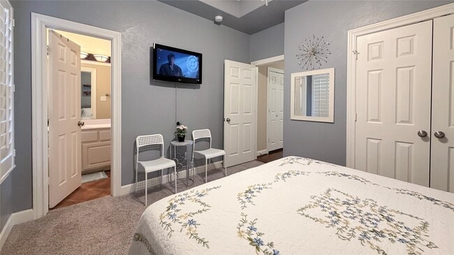 Building Photo - 1013 Gross St