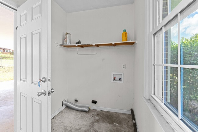 Building Photo - 2574 Richmond Hill Rd