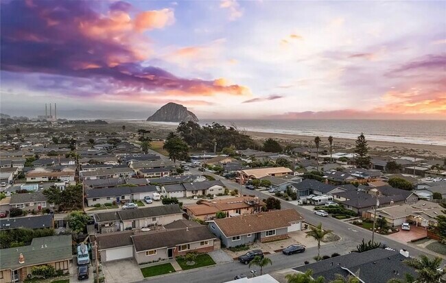 Building Photo - 150 Damar St