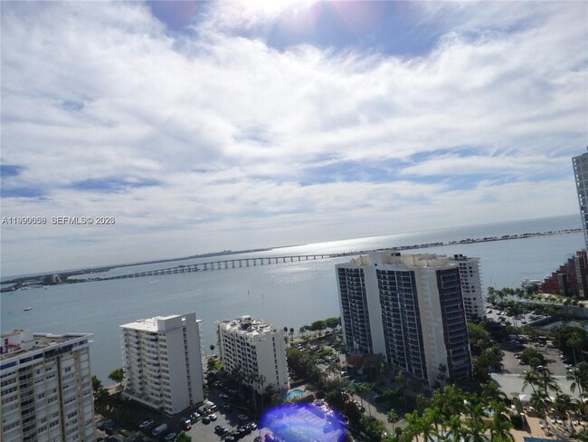 Building Photo - 185 SE 14th Terrace