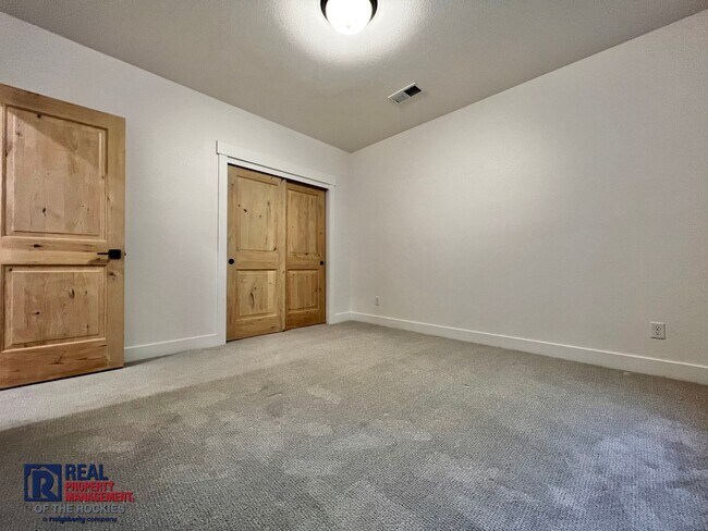 Building Photo - Gorgeous 4 bed 3 bath + Office home located on the 12th Tee of the TPC golf Course!