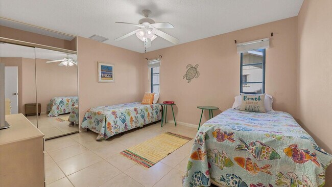 Building Photo - 830 Coronado Dr