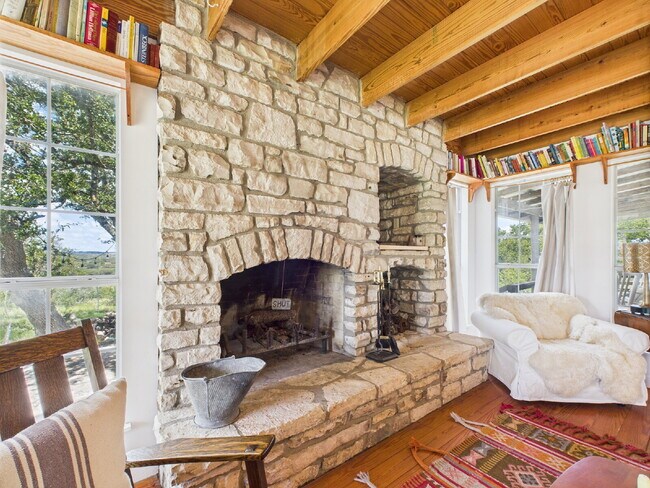 Building Photo - Hunting Retreat with 40 acre Yard