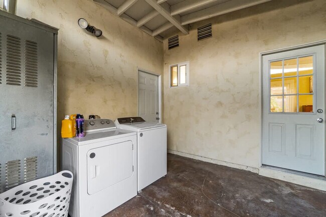 Building Photo - 6090 Rock St