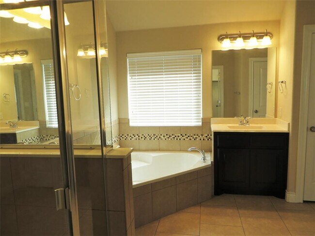 Building Photo - 6916 Etna Way
