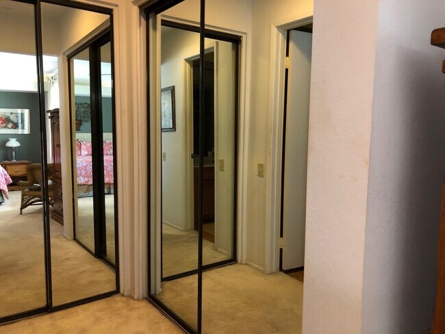 Building Photo - Lovely Home in 45+ Active Adult Community of Leisure World Available May through October 2026!