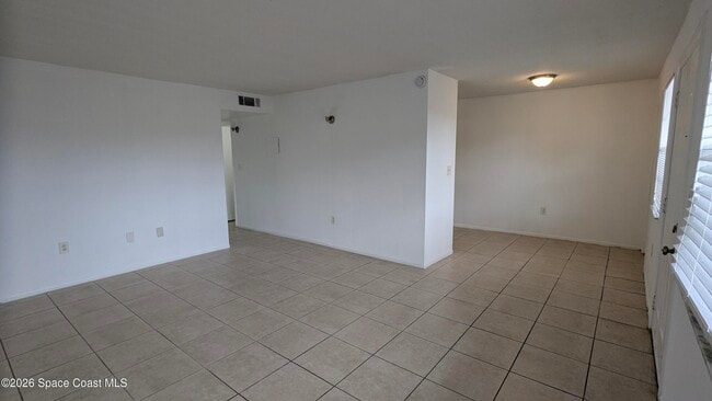 Building Photo - 2170 Knox McRae Dr