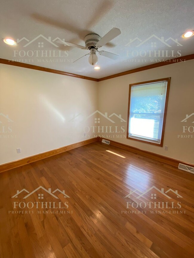 Building Photo - Quaint 3-Bedroom Brick Ranch with Custom T...