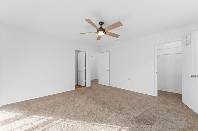 Building Photo - Modern 3-Bedroom Home Near Branson Landing – Available Now!