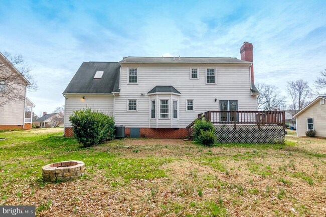 Building Photo - 2009 White Lake Dr