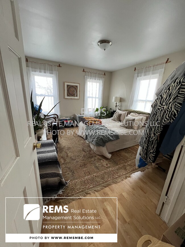 Building Photo - 947 Williamson St