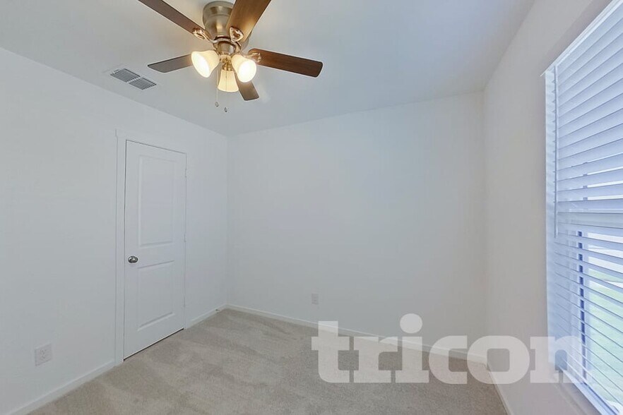 Building Photo - 1637 Baugh St