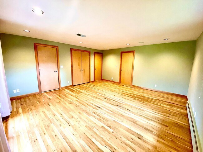 Building Photo - Stunning, 4 Bedroom, 3500 Square Foot, Highland's Home in Boise's North End