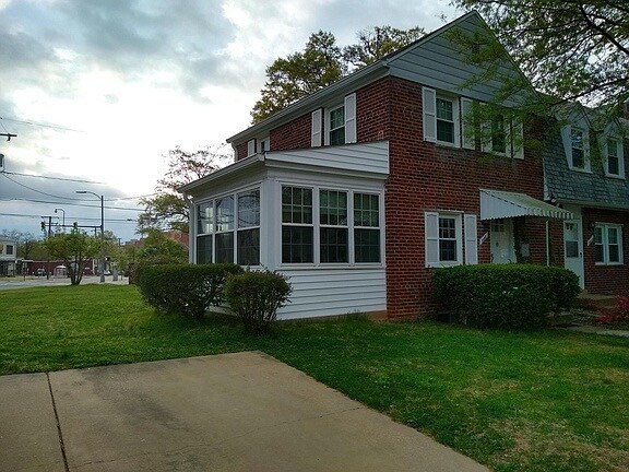 Primary Photo - 1055 N Monroe St