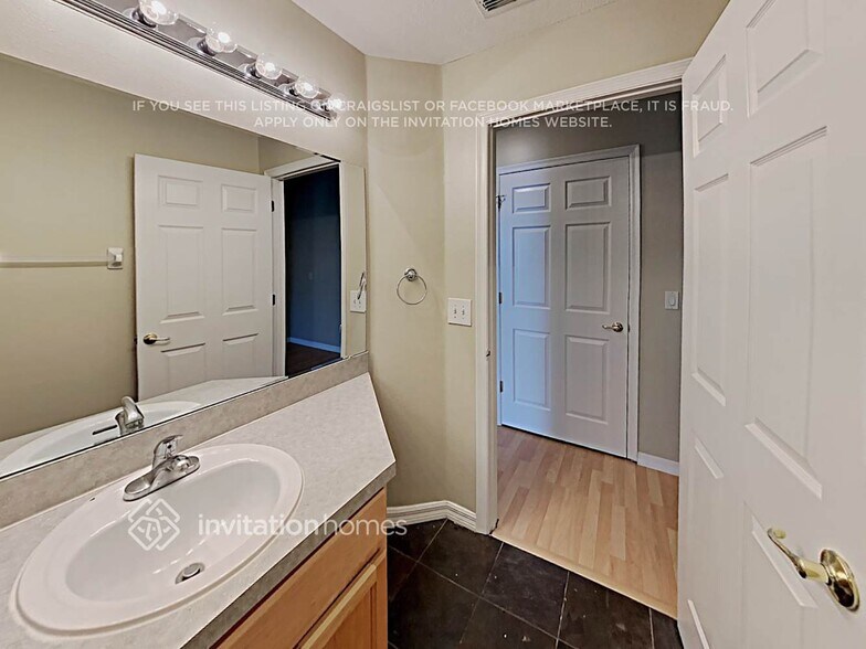 Building Photo - 14816 Pine Cone Trail