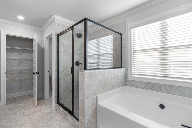 Building Photo - 448 Banff Dr