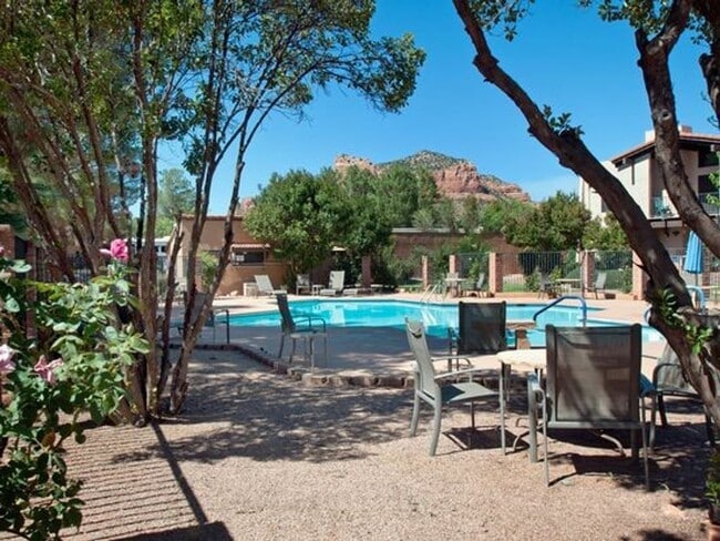 Building Photo - Renovated one bedroom