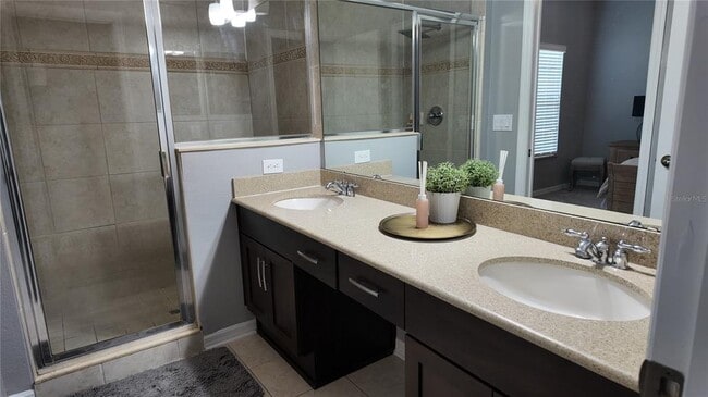 Building Photo - 6023 Strada Isle Wy