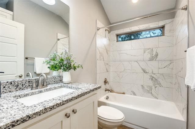 Building Photo - 2205 N Hickory St