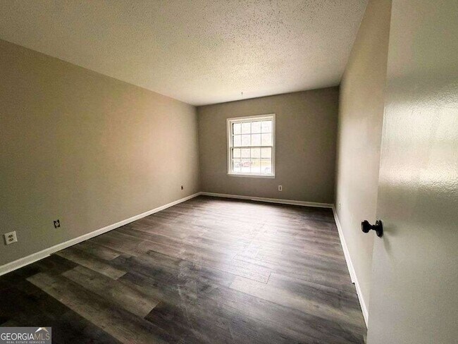 Building Photo - 2928 Parc Lorraine