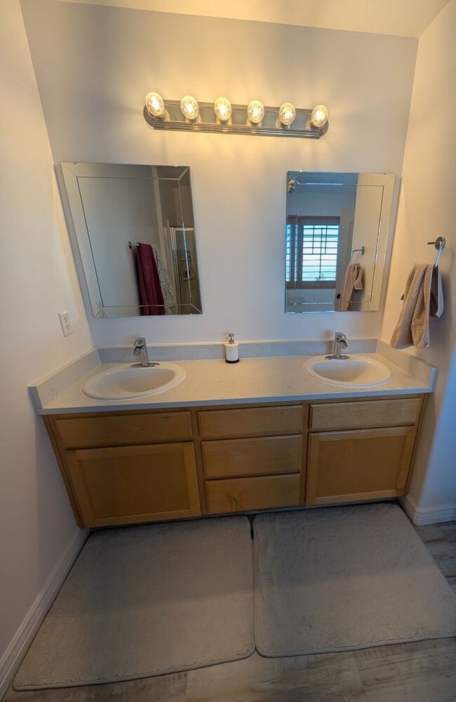 Building Photo - March Rent Free - Beautiful 3 Bedroom Condo for Rent in Draper