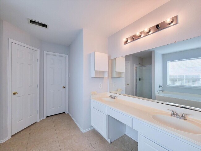 Building Photo - 6 Bedroom Home for Rent in Katy TX 77449 | Westfield | 3.5 Baths | 2-Car Garage