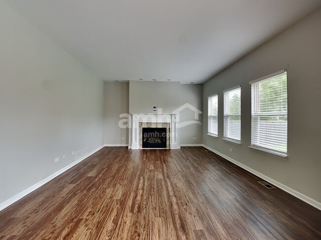 Building Photo - 214 Winding Trail