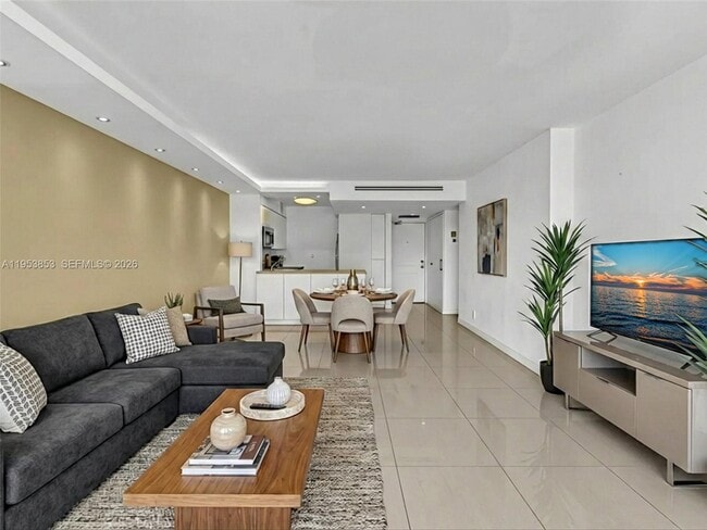 Building Photo - 100 Bayview Dr