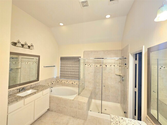 Building Photo - 9610 Knights Station Dr