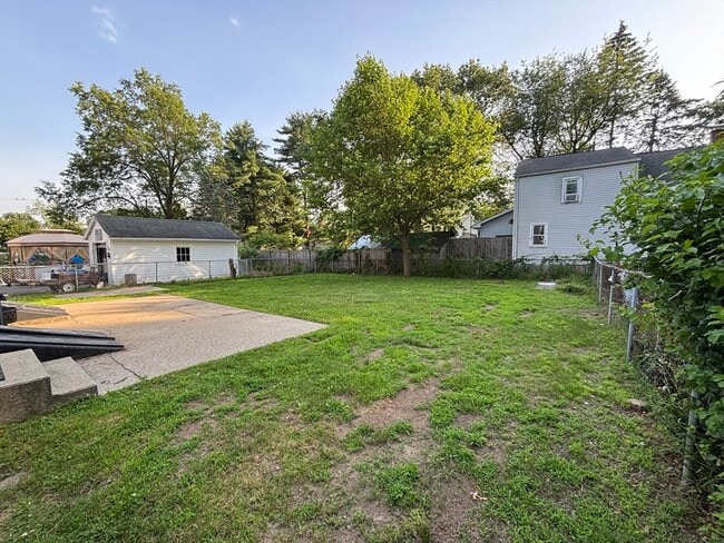 Building Photo - 102 Savoy Ave