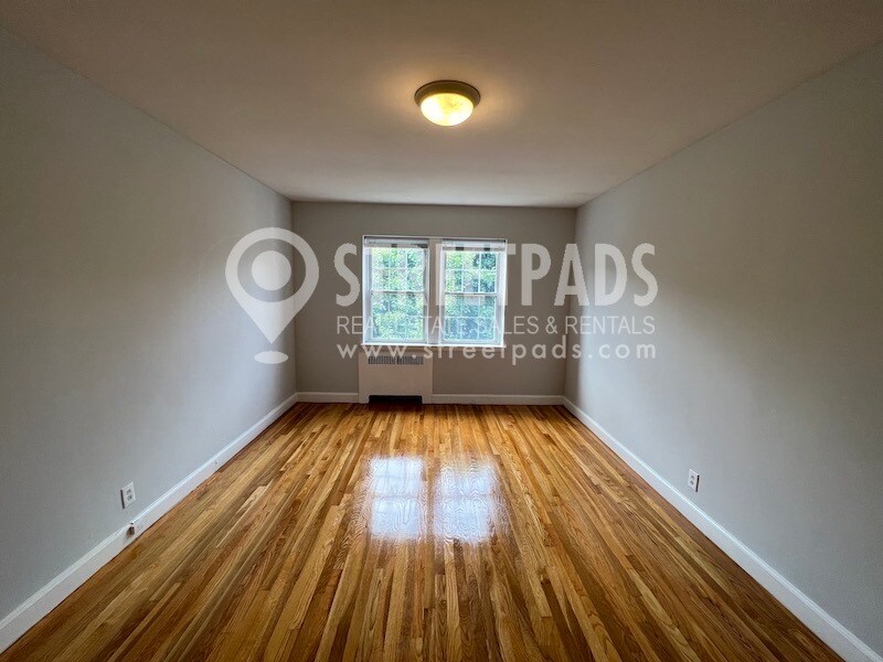 Building Photo - 1153 Beacon St
