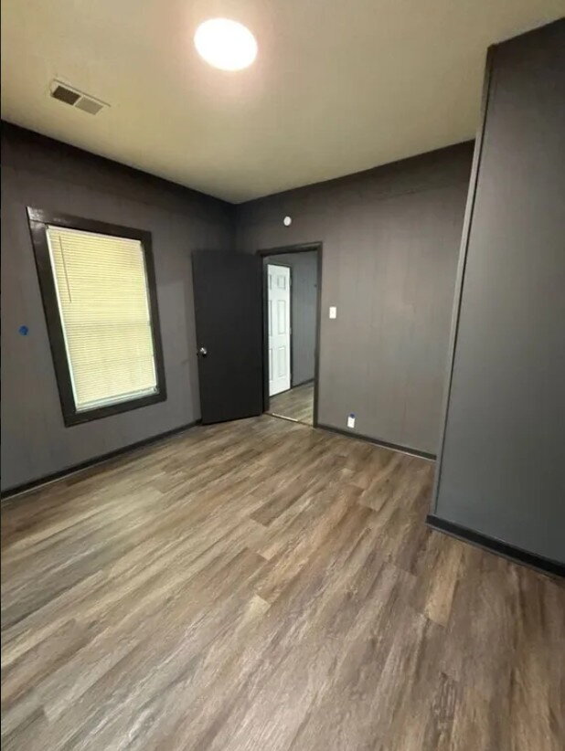 Building Photo - Fully Renovated 3BR in Sherwood Forest – Section 8 Welcome