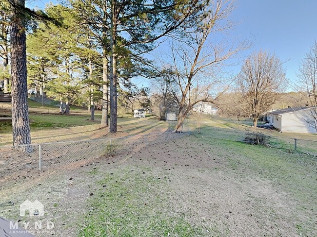 Building Photo - 5170 Hickory Dr NE