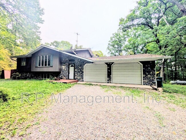 Building Photo - 15740 Pilar Rd N