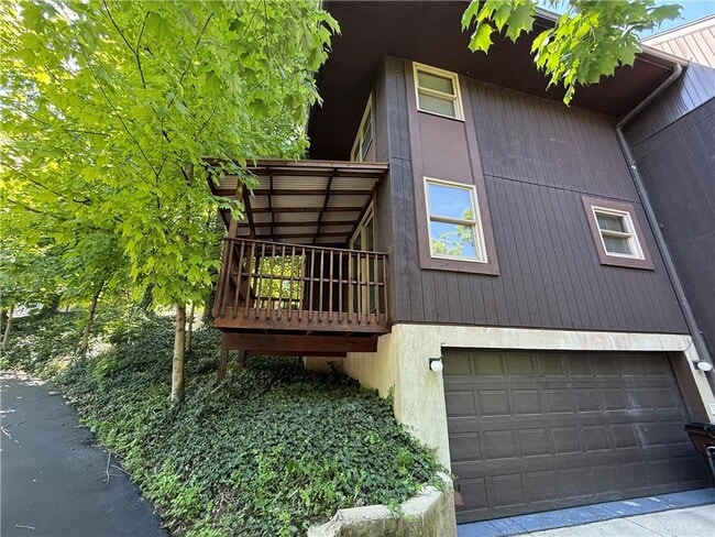 Building Photo - 2162 Willowgrove Ave