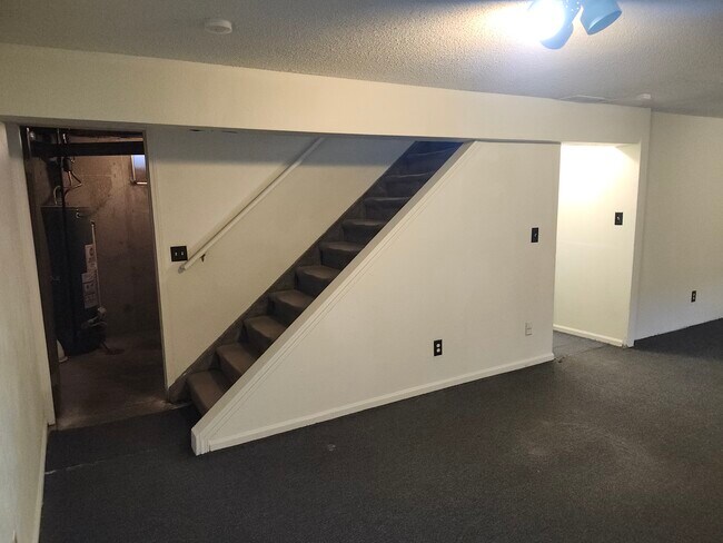 Building Photo - 11461 W 107th Pl