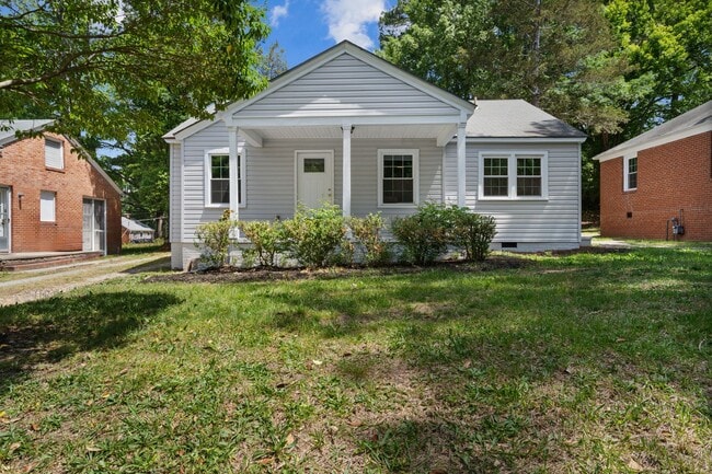 Primary Photo - 3 Bedroom, 1 Bathroom Home in Durham